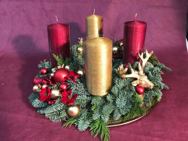 Adventskranz mit 4 Kerzen gemischtes Grün in rot /gold